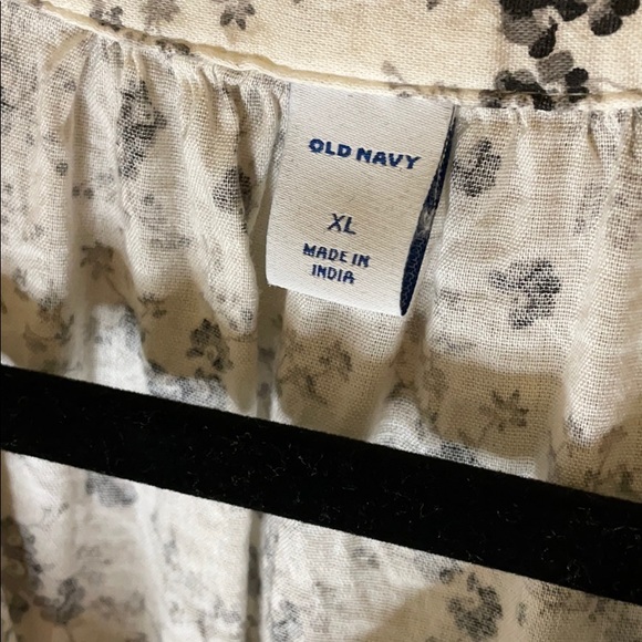 Floral button down top - Picture 2 of 2